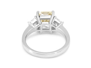 Kazanjian Radiant Cut Fancy Light Yellow, 3.38 carats, Diamond Ring in Platinum