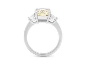 Kazanjian Radiant Cut Fancy Light Yellow, 3.38 carats, Diamond Ring in Platinum