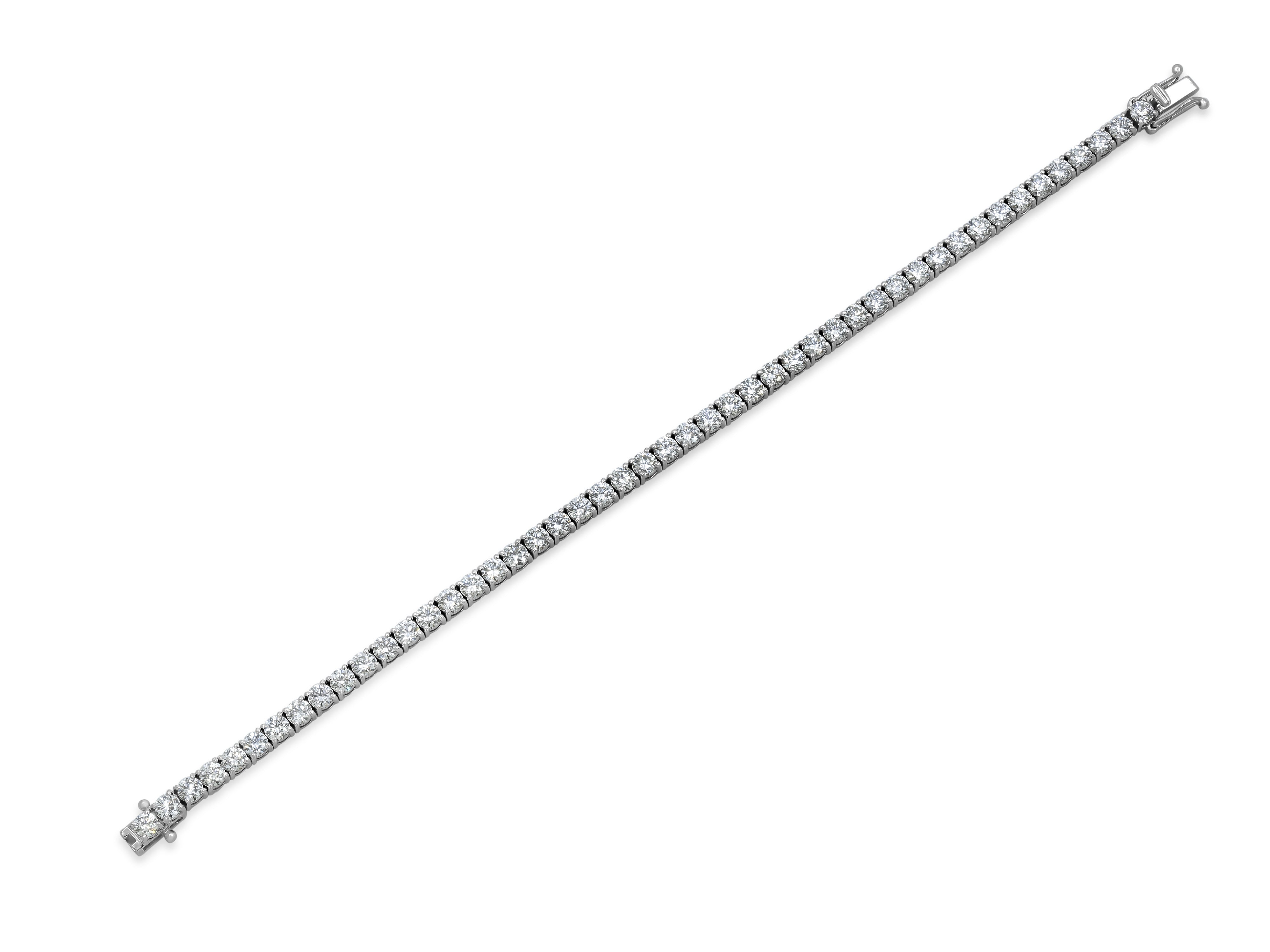 Diamond, 5.03 carats, Tennis Bracelet in 18K White Gold