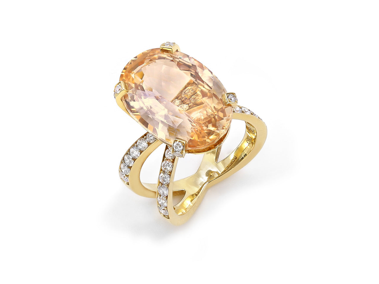 Orange-Yellow Sapphire, 16.46 carats, Ring in 18 Yellow Gold