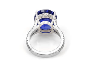 Kazanjian Sapphire, 14.88 carats, & Diamond Ring in Platinum