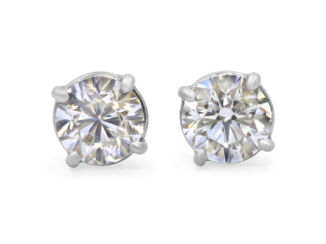 Kazanjian Round Diamond, 2.0 carats, Studs in 18K White Gold