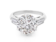 Load image into Gallery viewer, Kazanjian Round Brilliant Cut Diamond, 5.04 Carats, Ring in Platinum
