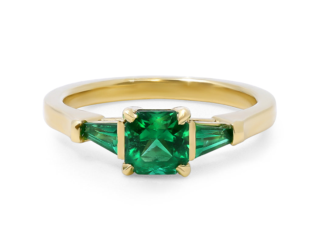 Kazanjian Emerald Ring in 18K Yellow Gold