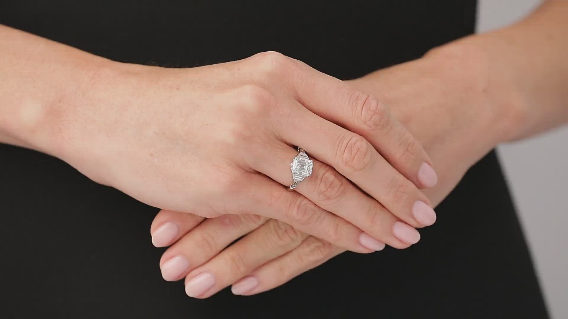 Load video: Asscher Cut Diamond, 3.02 carats, Ring in Platinum