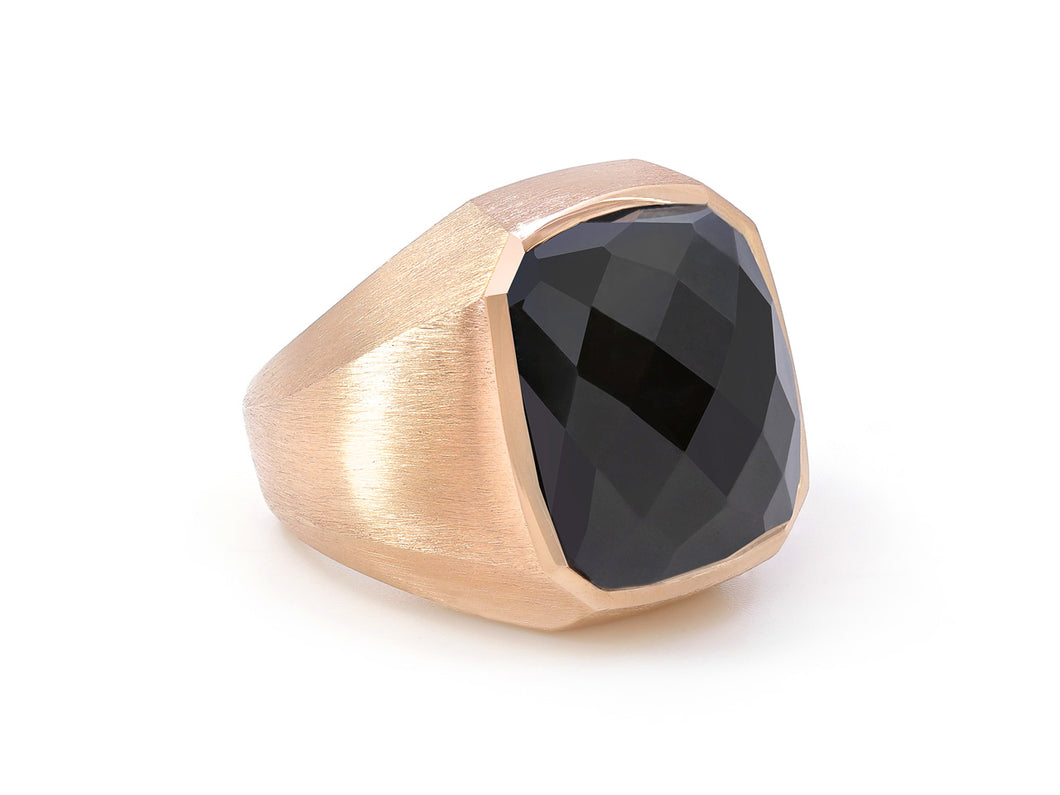 Black Sapphire, 33.51 Carats, Cocktail Ring in 18K Yellow Gold