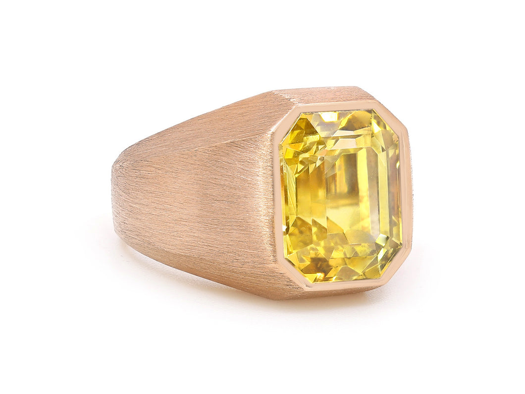 Yellow Sapphire, 12.79 Carats, Cocktail Ring in 18K Rose Gold