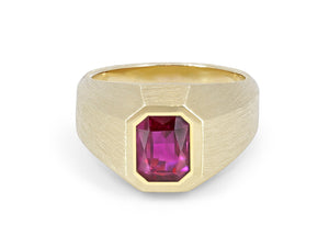 Ruby, 3.08 Carats, Cocktail Ring in 18K Yellow Gold