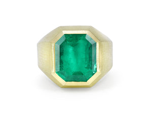 Emerald, 10.14 Carats, Cocktail Ring in 18K Yellow Gold
