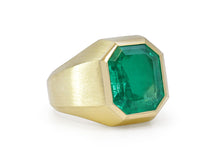 Load image into Gallery viewer, Emerald, 10.14 Carats, Cocktail Ring in 18K Yellow Gold
