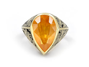 Orange Sapphire, 10.20 Carats, Engraved Cocktail Ring in 18K Yellow Gold