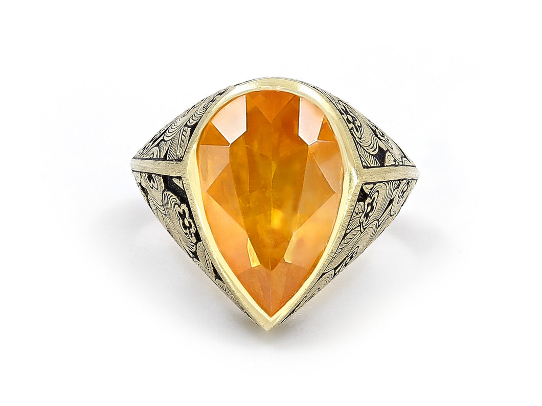 Orange Sapphire, 10.20 Carats, Engraved Cocktail Ring in 18K Yellow Gold